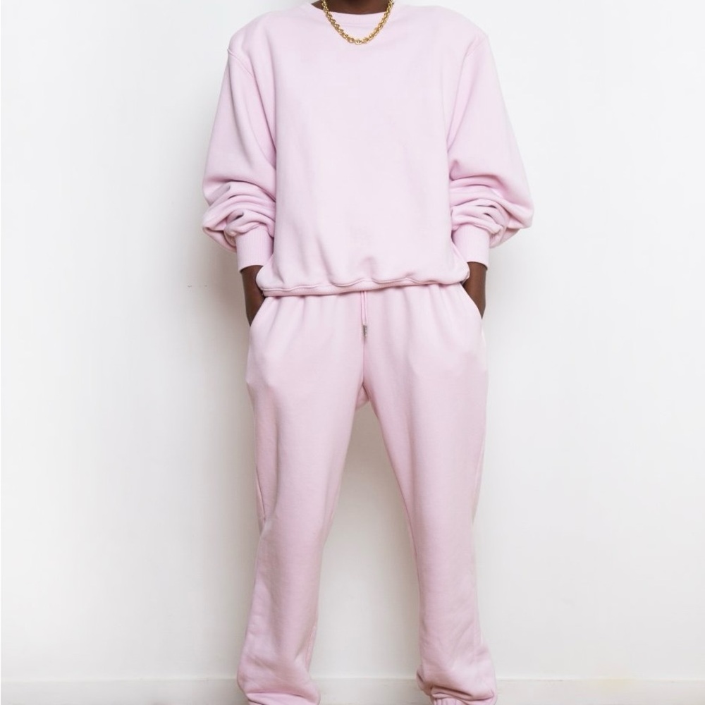 “Vanessa” Sweatshirt and Sweatpants Set by The Frankie Shop - Pink